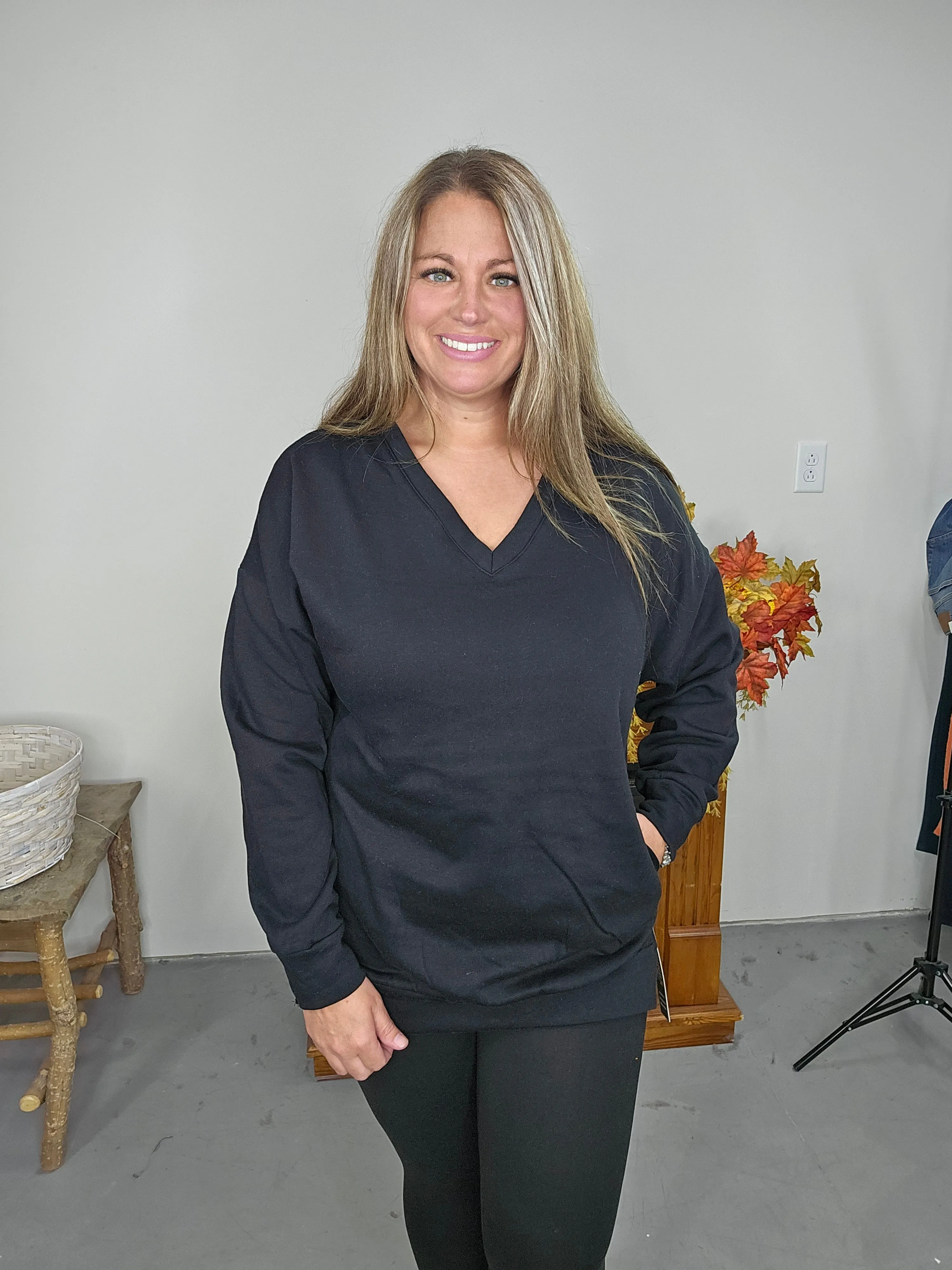 BLACK OVERSIZE V-NECK SWEATSHIRT TOP