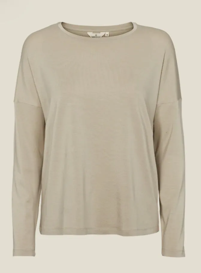 Joline Longsleeve Tee von basicapparel