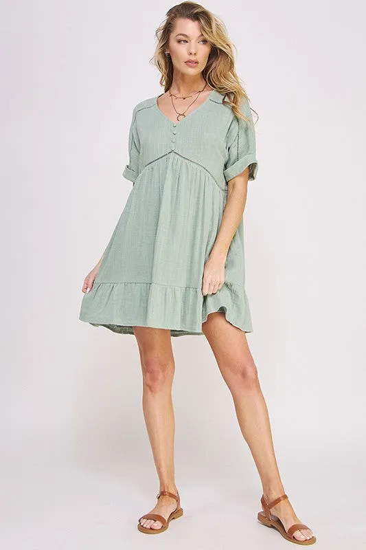 TEXTURED SHORT SLV BUTTON DOWN V-NECK SHORT DRESS