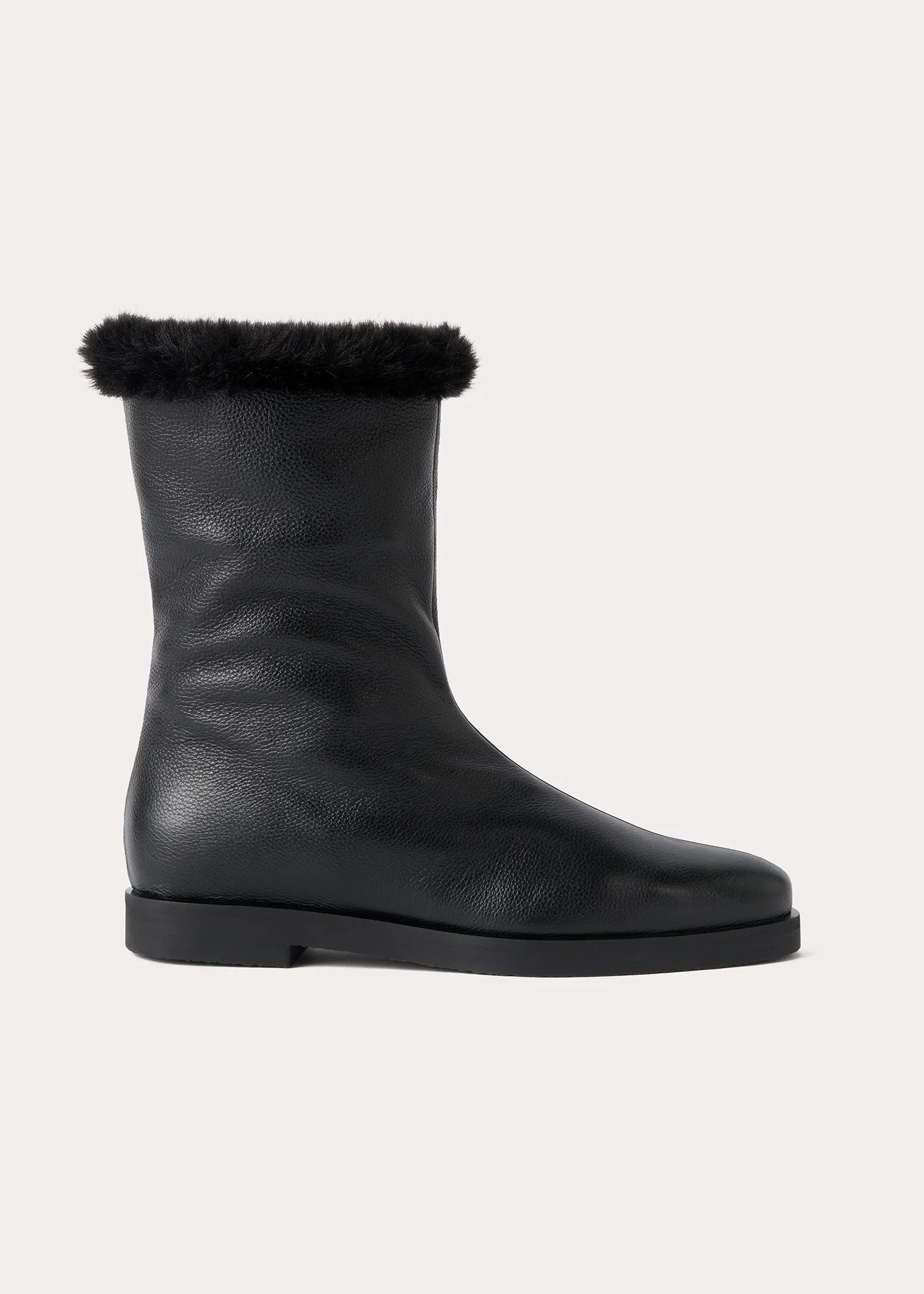 The Off-Duty Boot black